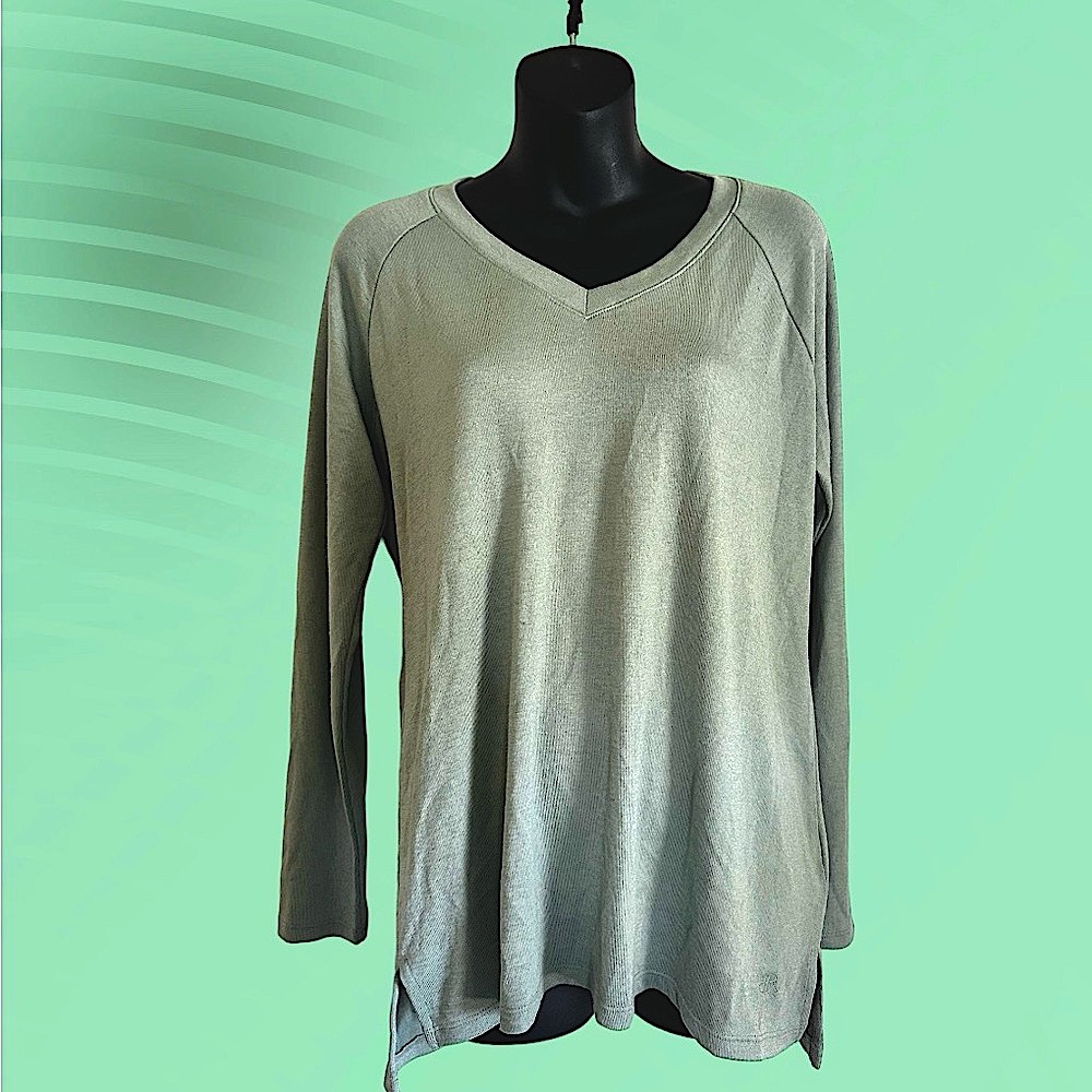 Women’s Banana Republic SZ - S but fits more like M long sleeve top